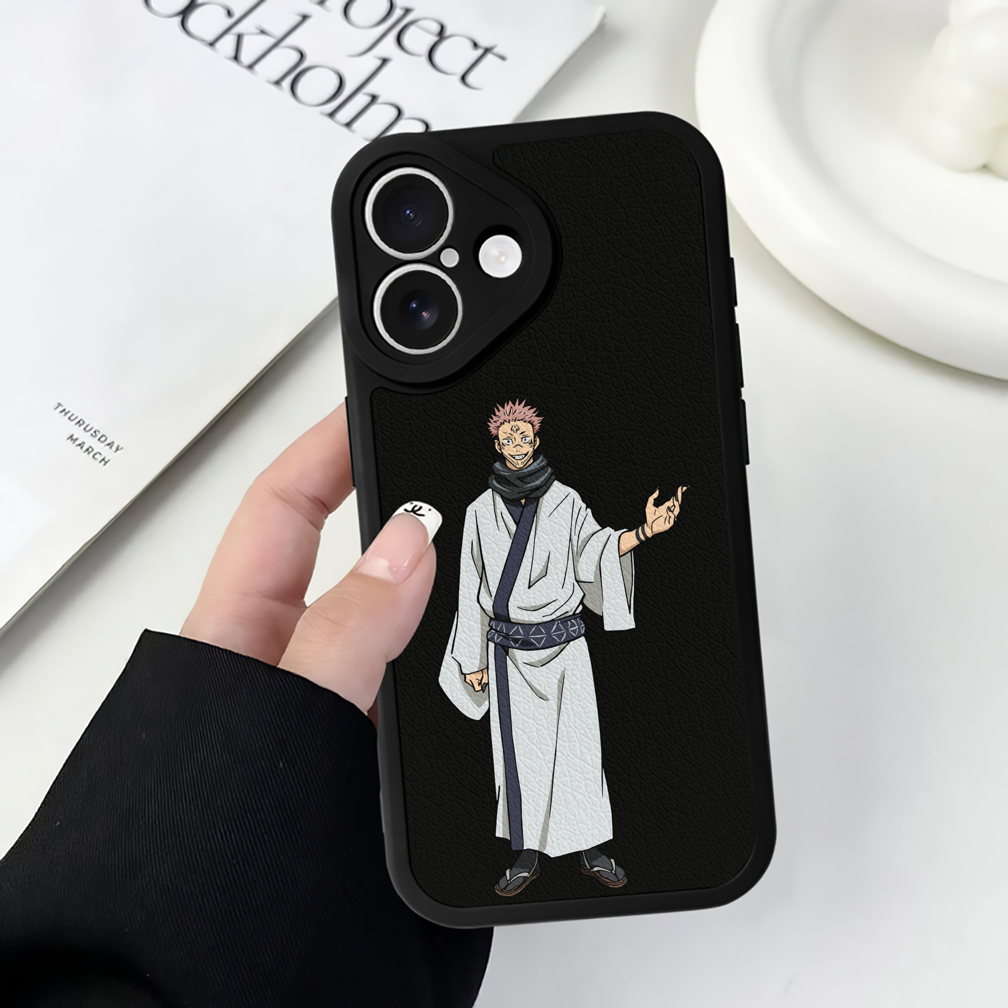 （画像用） 呪術廻戦 Jujutsu Kaisen 【iPhone 16シリーズ対応】シリコンスマホケース（レザー調） 材質：シリコン